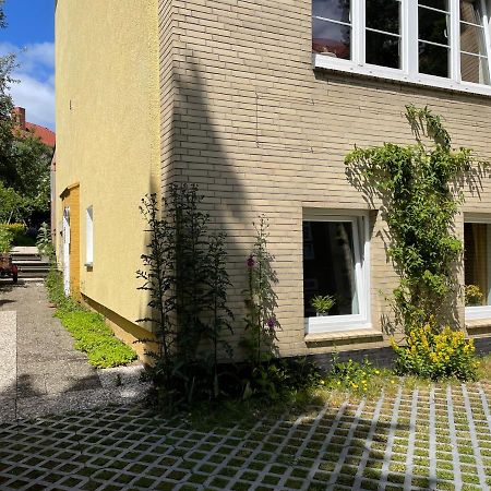 Gemuetliche Sanierte 1 Zimmer Wohnung Mit Privatem Parkplatz Im Zentrum Kiel Extérieur photo