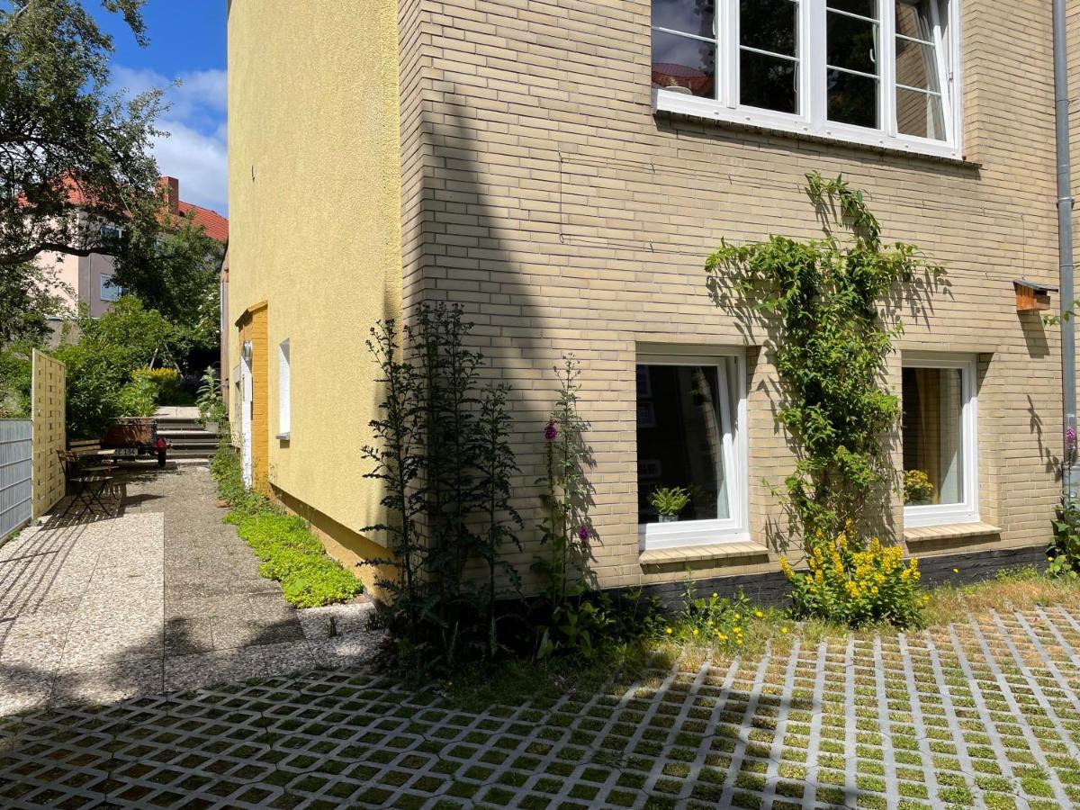 Gemuetliche Sanierte 1 Zimmer Wohnung Mit Privatem Parkplatz Im Zentrum Kiel Extérieur photo