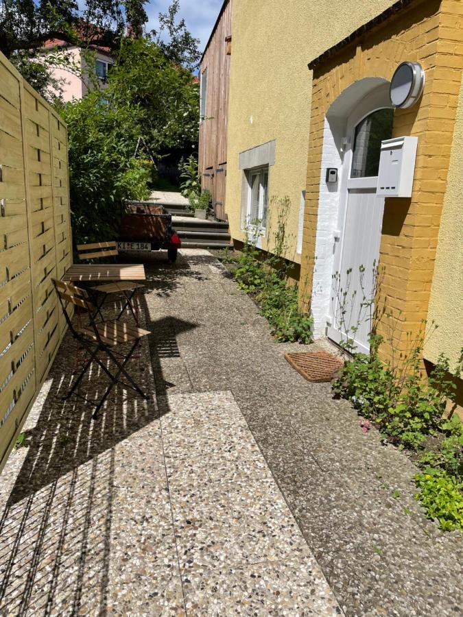 Gemuetliche Sanierte 1 Zimmer Wohnung Mit Privatem Parkplatz Im Zentrum Kiel Extérieur photo